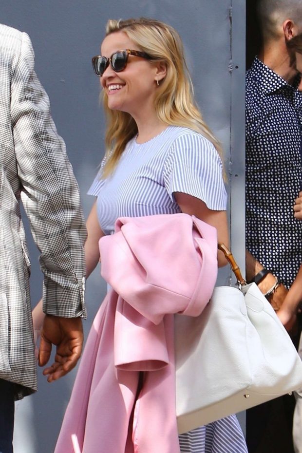 Reese Witherspoon - Arrives at church services in Los Angeles