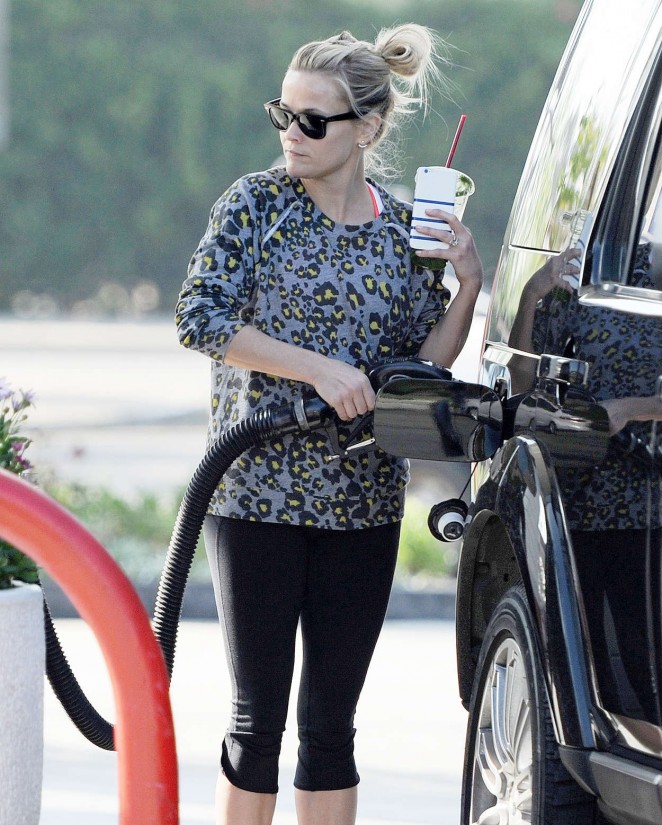 Reese Witherspoon at a gas station in Santa Monica