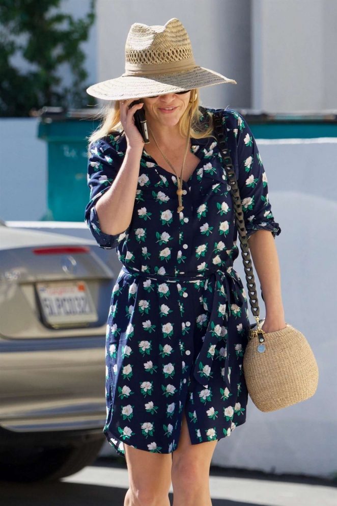 Reese Witherspoon at Beauty Park Medical Spa in Santa Monica