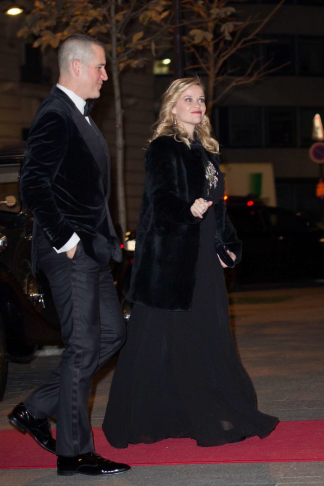 Reese Witherspoon at Peninsula Hotel in Paris