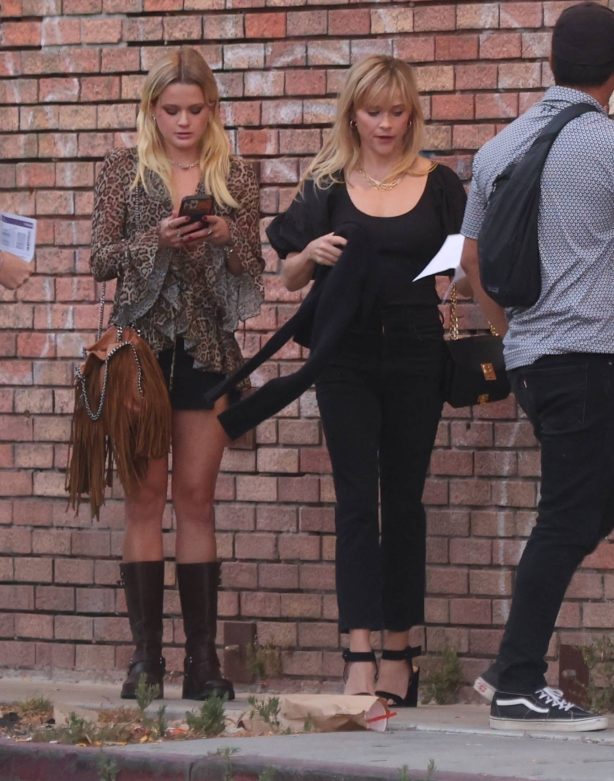 Reese Witherspoon & Ava Elizabeth Phillippe - Both were spotted at Deacon's sold out show in LA