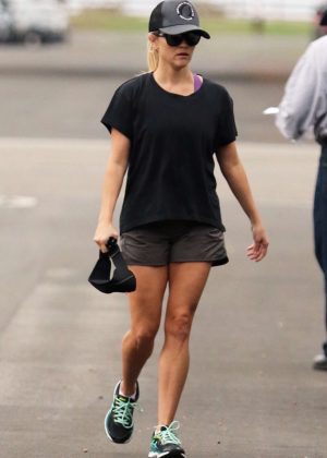 Reese Witherspoon - Heading to the Gym in Brentwood