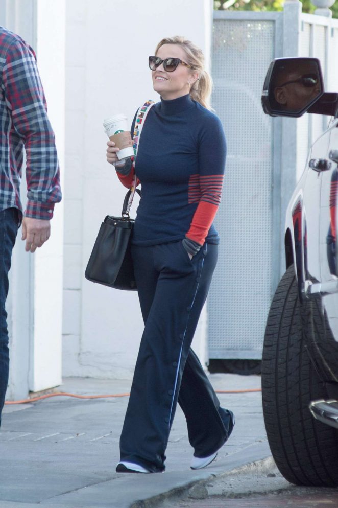 Reese Witherspoon - Heads to a studio in LA