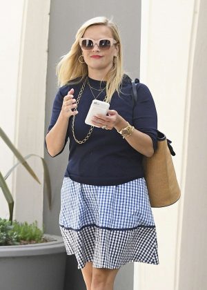 Reese Witherspoon Heads to her office in Beverly Hills
