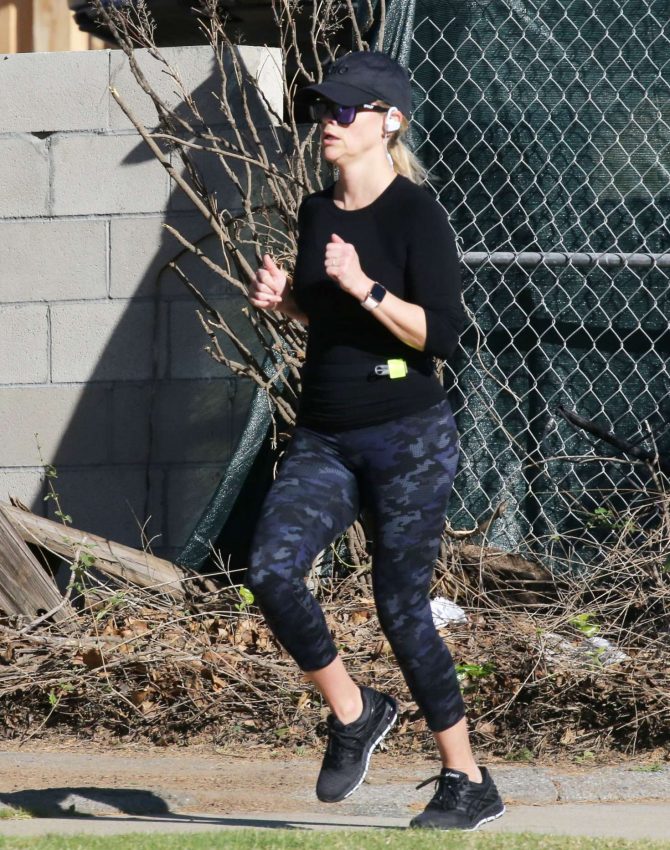 Reese Witherspoon in Leggings - Jogging in Brentwood