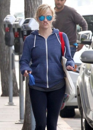 Reese Witherspoon in Leggings out in Santa Monica