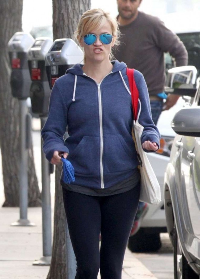 Reese Witherspoon in Leggings out in Santa Monica