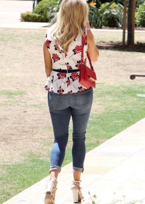 Reese Witherspoon in Tight Jeans out in Brentwood