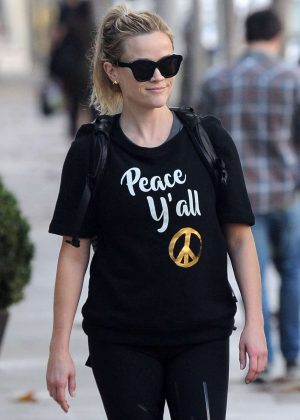 Reese Witherspoon Leaves the gym in Brentwood