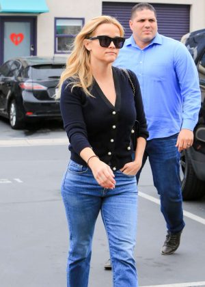 Reese Witherspoon - Out and about in Los Angeles