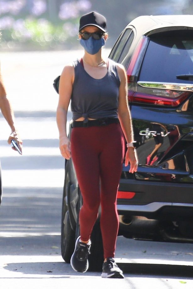 Reese Witherspoon - Out for a jog in LA