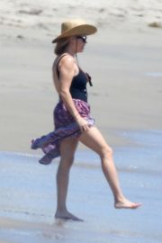 Reese Witherspoon - Seen at the beach in Malibu