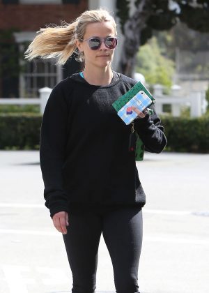 Reese Witherspoon visits the gym in Brentwood