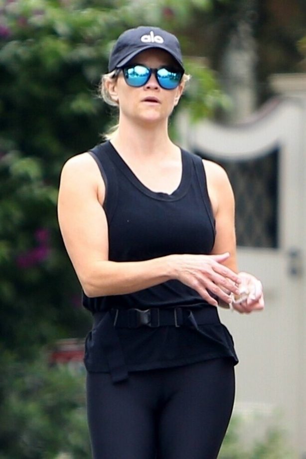Reese Witherspoon - With her yoga teacher in Brentwood