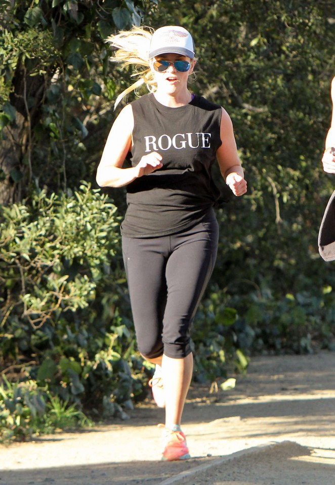 Reese Withserspoon jogging in Los Angeles