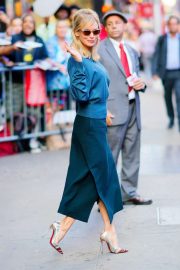 Renee Zellweger - Arriving at Good Morning America in New York