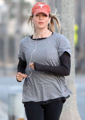 Renee Zellweger - Out for a jog in Santa Monica