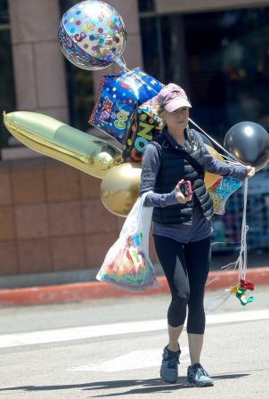 Renee Zellweger - Shopping for balloons at Party City in Los Angeles