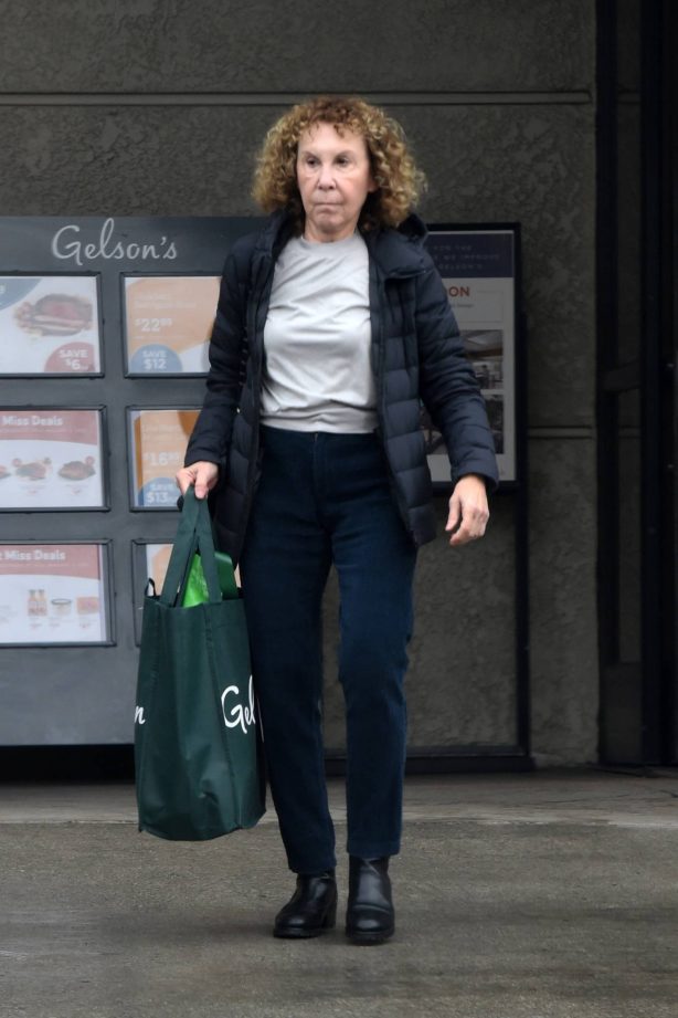 Rhea Perlman - Leaving Gelson's market in Los Angeles