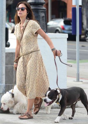 Rhona Mitra – Walking her dogs in Santa Monica | GotCeleb