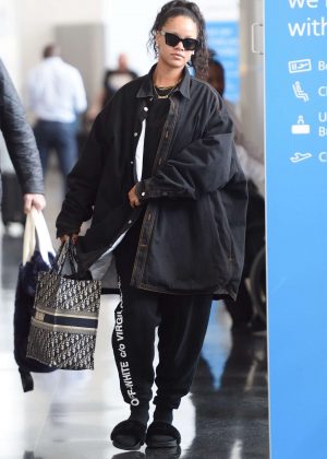 Rihanna - Arriving at JFK airport in New York