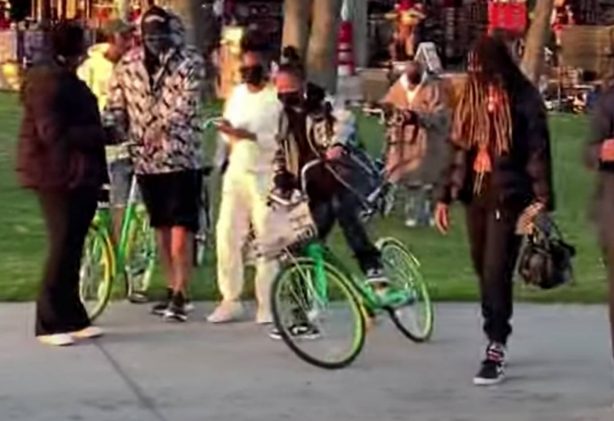 Rihanna - Bike ride in Venice Beach