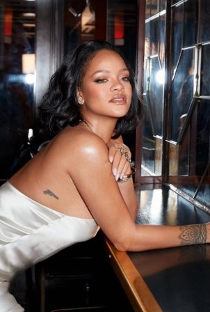 Rihanna - Fenty Beauty Cream Blush and Bronzer 2020