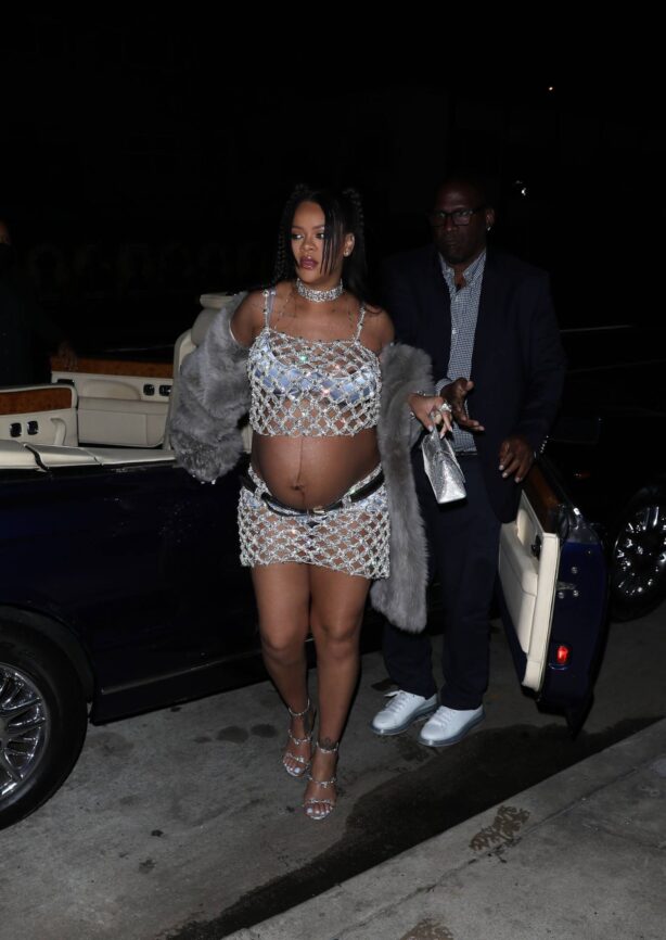 Rihanna - Grab dinner in celebration of Mother's Day at Giorgio Baldi in Santa Monica