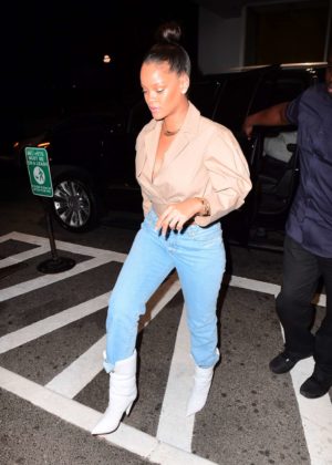 Rihanna - Heads to the dentist in New York City