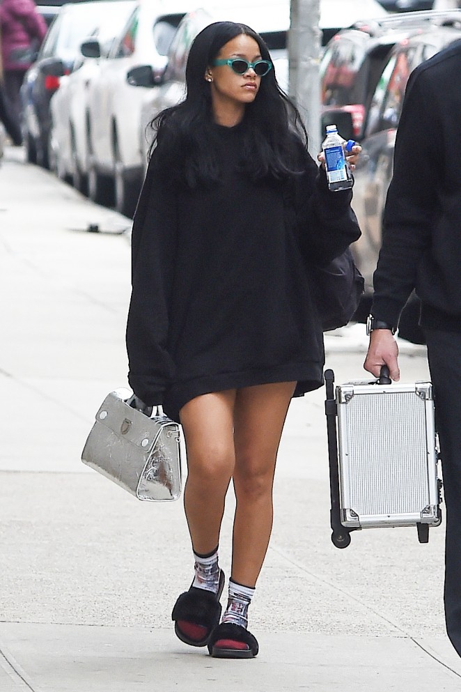 Rihanna in Black Mini Dress -11 – GotCeleb