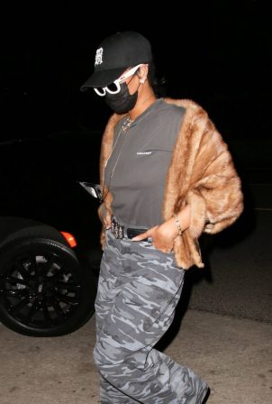 Rihanna - Is arriving for a late night dinner at Giorgio Baldi in Santa Monica