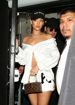 Rihanna - Leaves The Nice Guy in West Hollywood