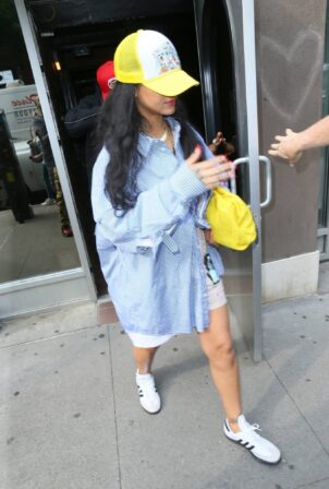 Rihanna - Leaving Electric Lady Studios after 10 hours of making music video in New York