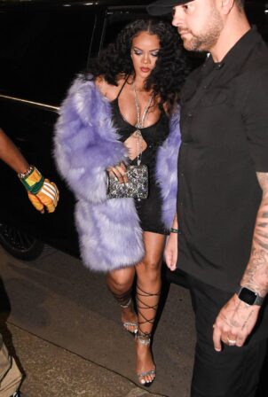 Rihanna - Leaving her hotel in Milan