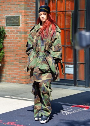 Rihanna - Leaving the Bowery Hotel in NYC