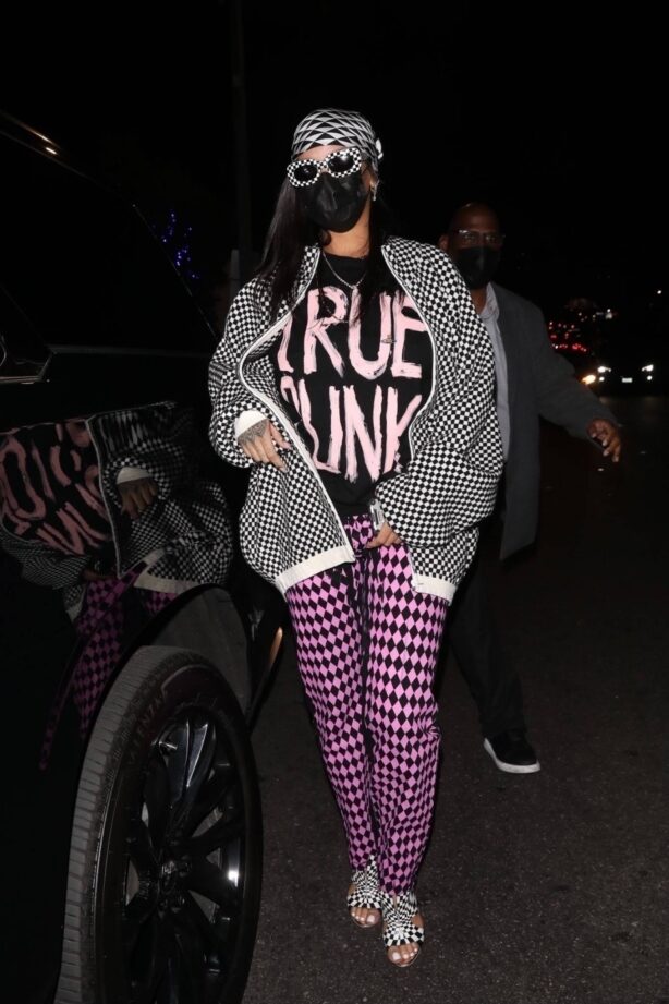 Rihanna - Pictured at Nobu in Los Angeles