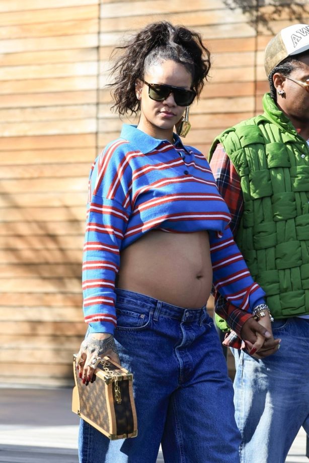 Rihanna - Shows off new baby bump at Bottega Louie in West Hollywood