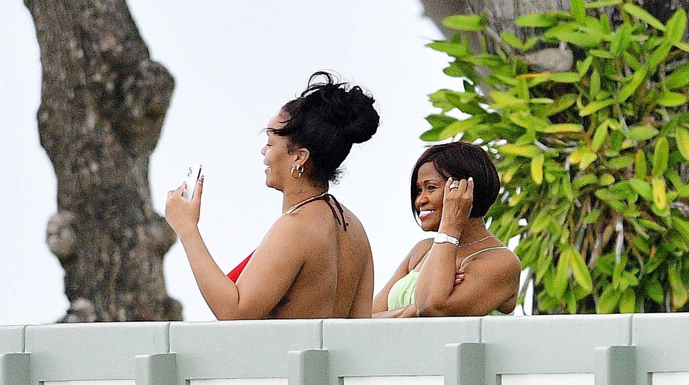Rihanna 2022 : Rihanna – With boyfriend ASAP Rocky and her Mum on holiday in Barbados-07
