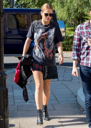 Rita Ora Arrives at a Recording Studio in London