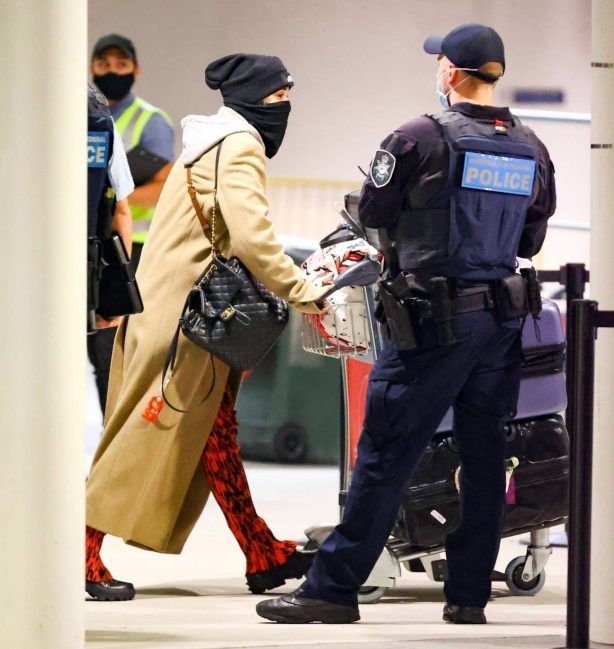 Rita Ora - Arrives down at Sydney International Airport