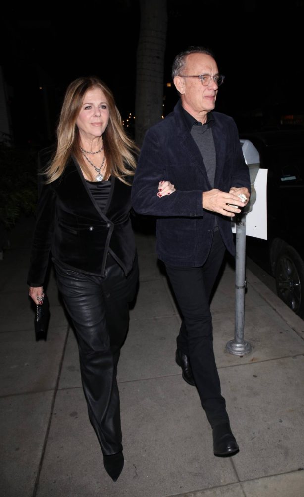 Rita Wilson - Leaves the renowned Mr Chow in Beverly Hills