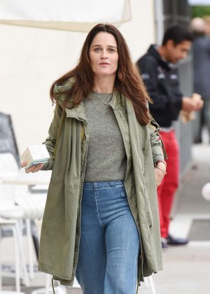 Robin Tunney in Jeans Shopping in Beverly Hills