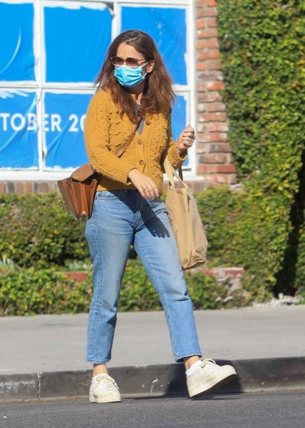 Robin Tunney - Shopping on Melrose Place in West Hollywood