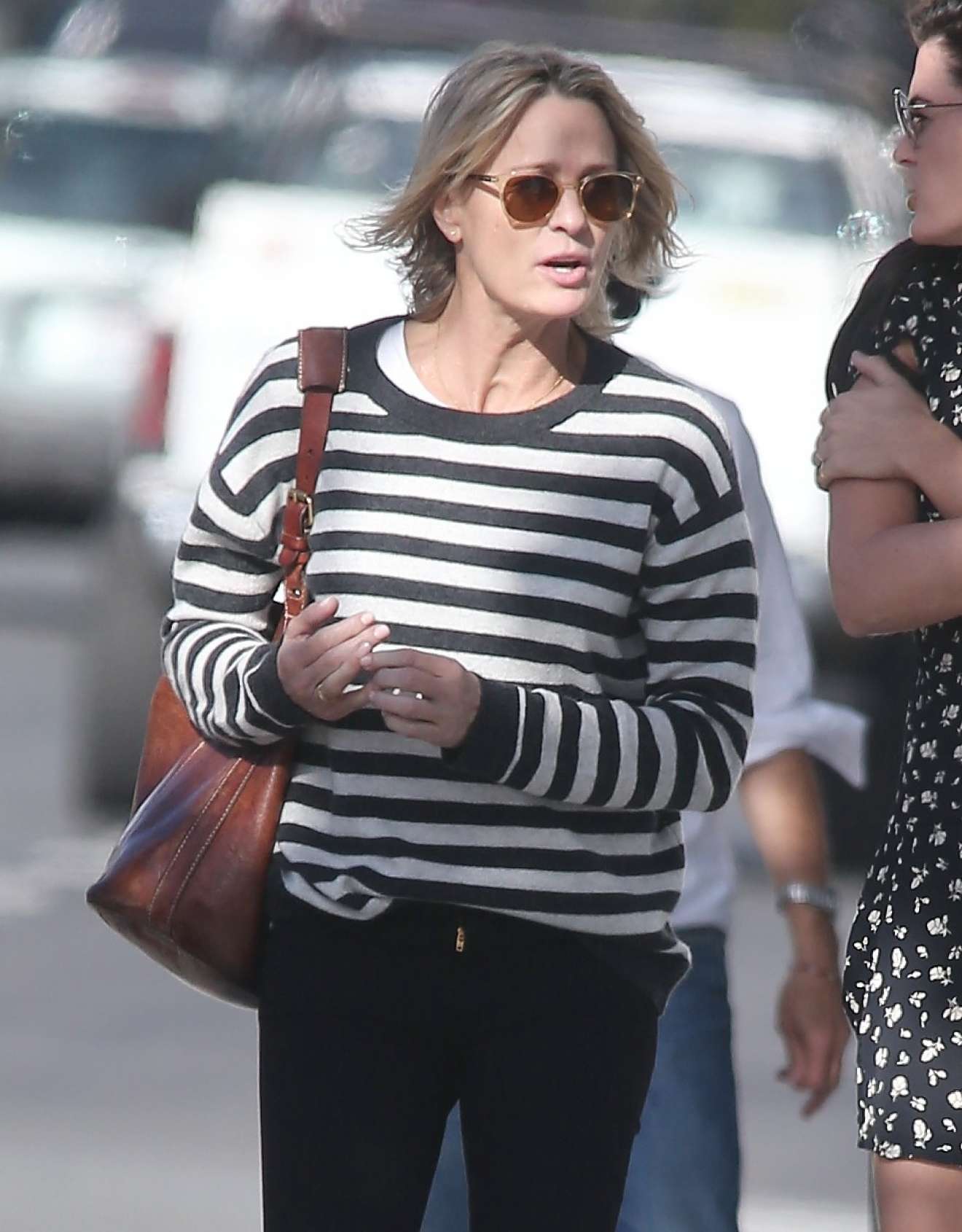 Robin Wright 2017 : Robin Wright: Walk with her friends in West Hollywood-03