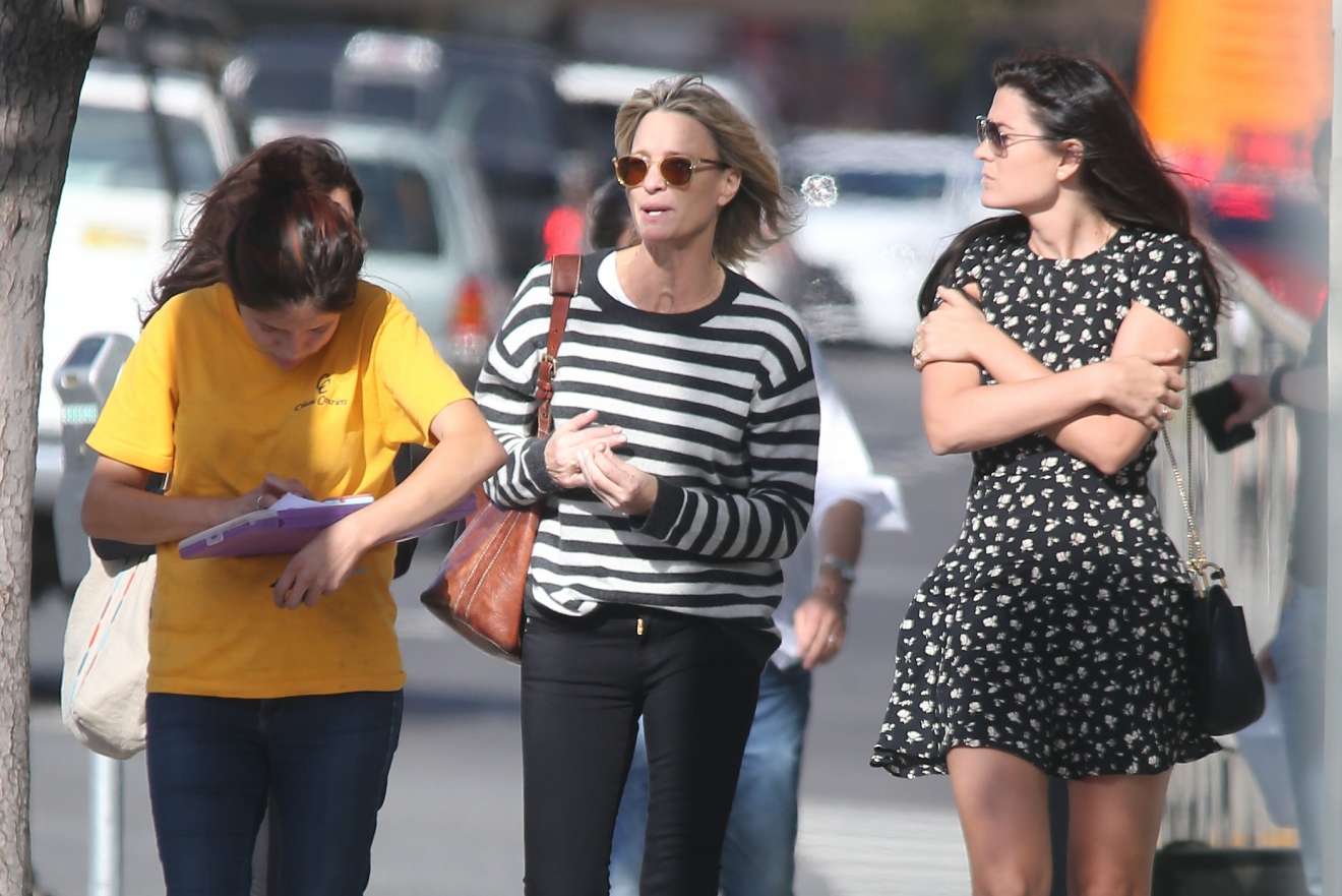 Robin Wright 2017 : Robin Wright: Walk with her friends in West Hollywood-16