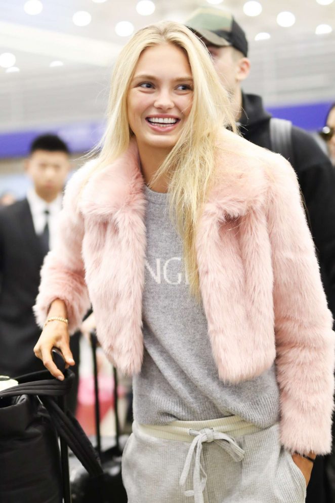 Romee Strijd - Arrives at the airport in Shanghai
