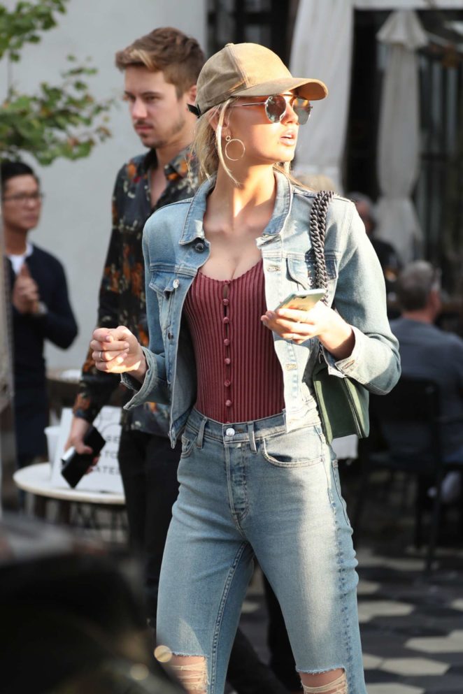 Romee Strijd out for lunch at Zinque Cafe in West Hollywood