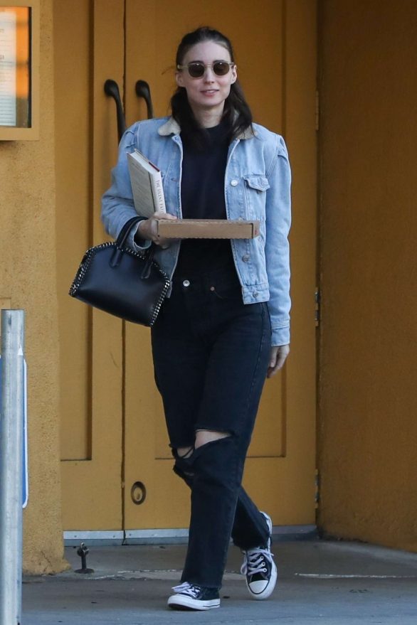 Rooney Mara in Black Ripped Jeans - Out in Hollywood