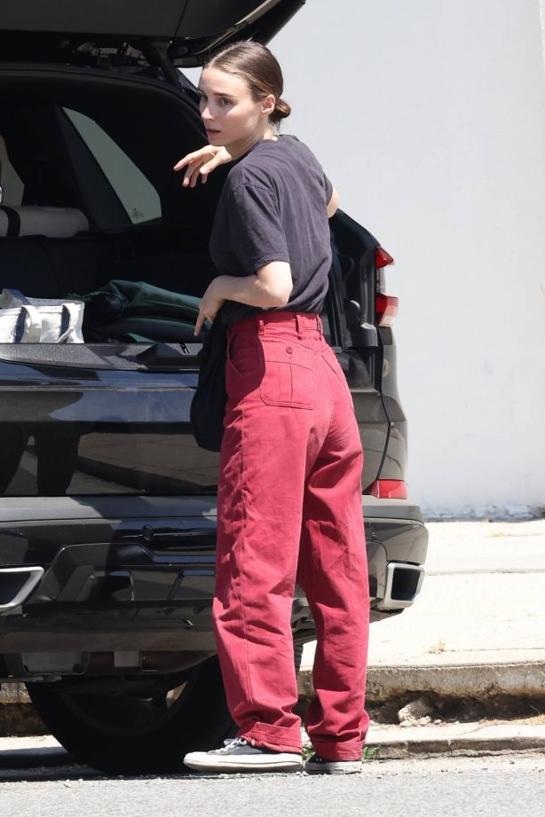Rooney Mara - Seen at a dance studio in Los Angeles