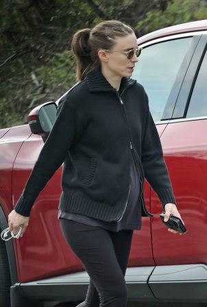 Rooney Mara - Shows off her baby bump for the first time in public in Hollywood